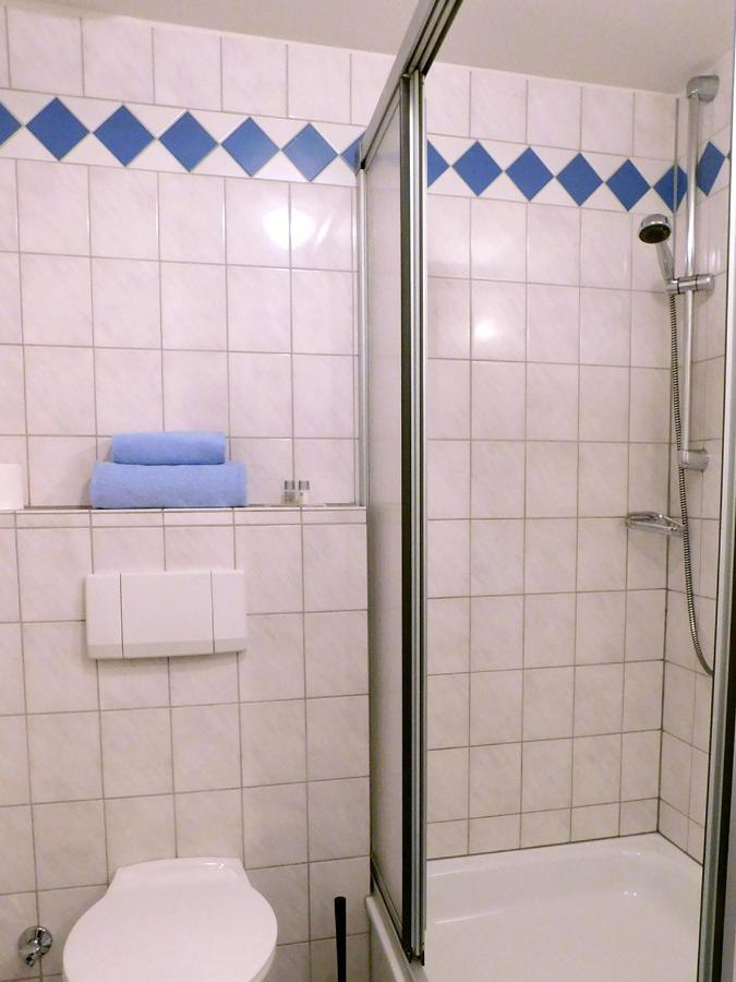 Das Weiss Blaue Haus Hotel Dusseldorf Room photo